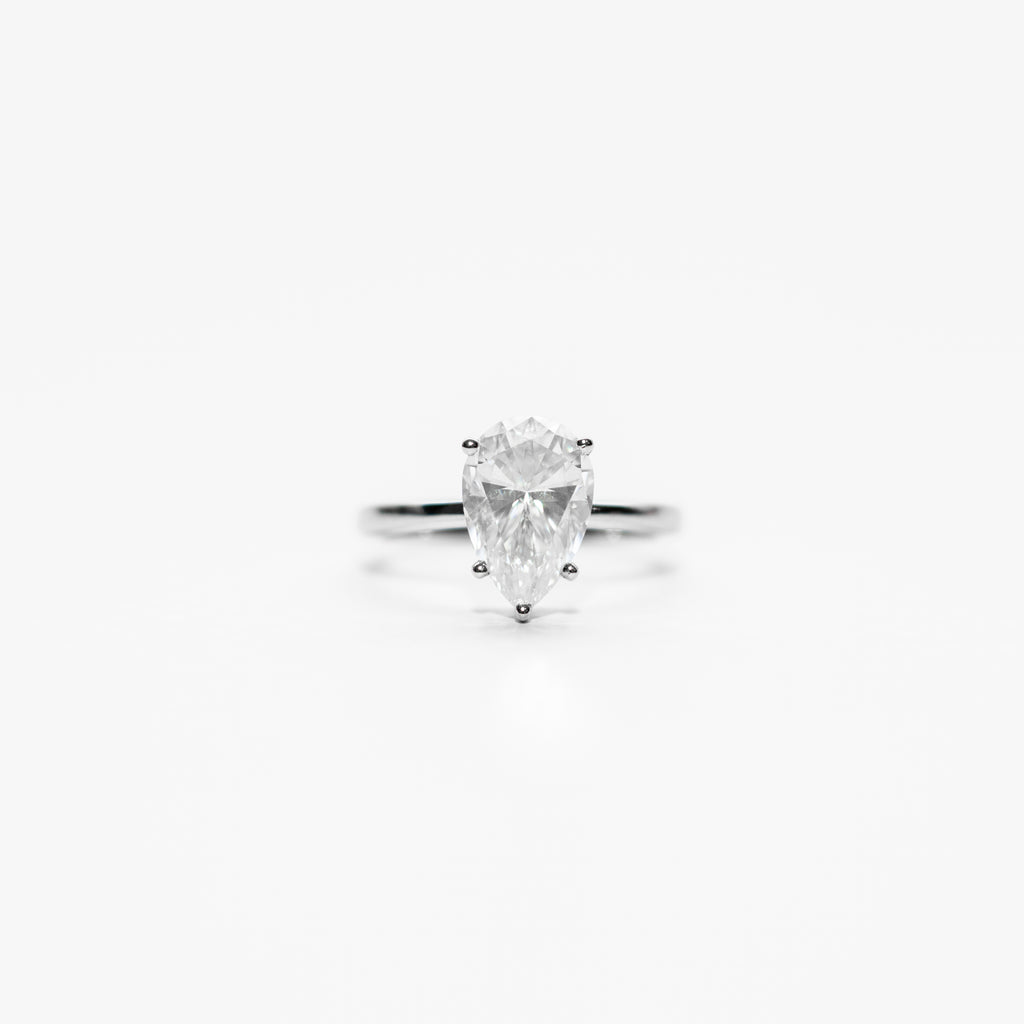 Astaréa Lunéa Oval Ring
