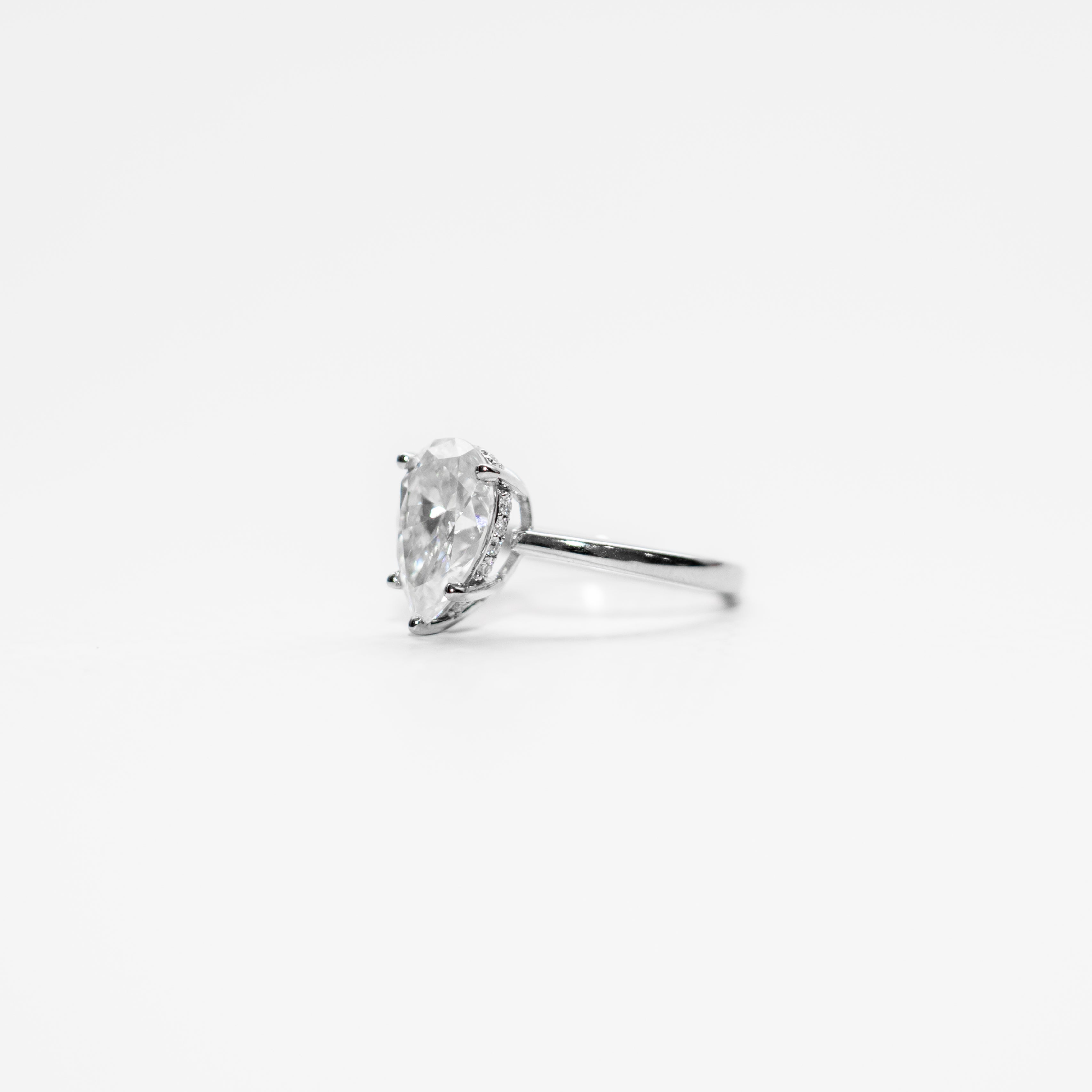 Astaréa Lunéa Oval Ring