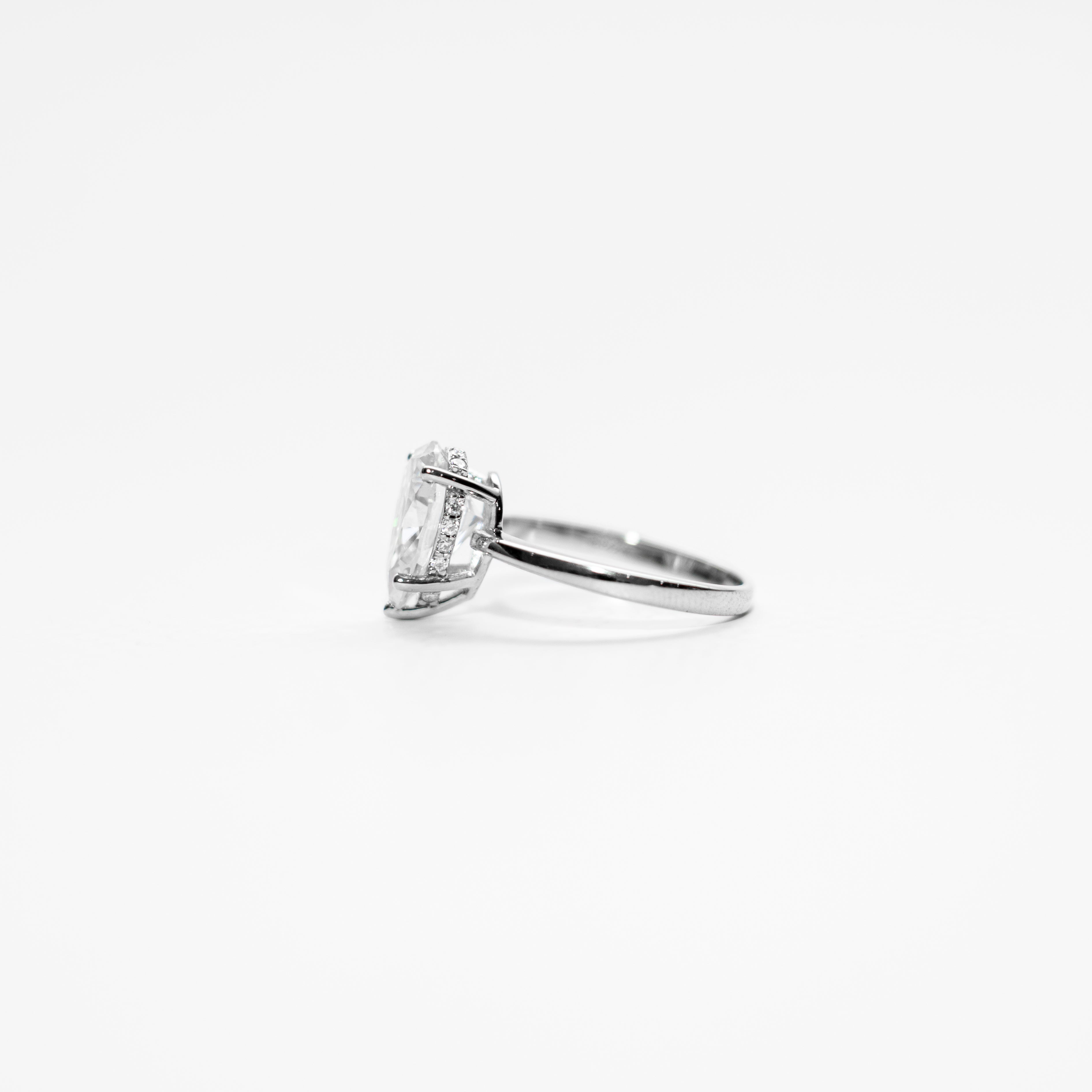 Astaréa Lunéa Oval Ring