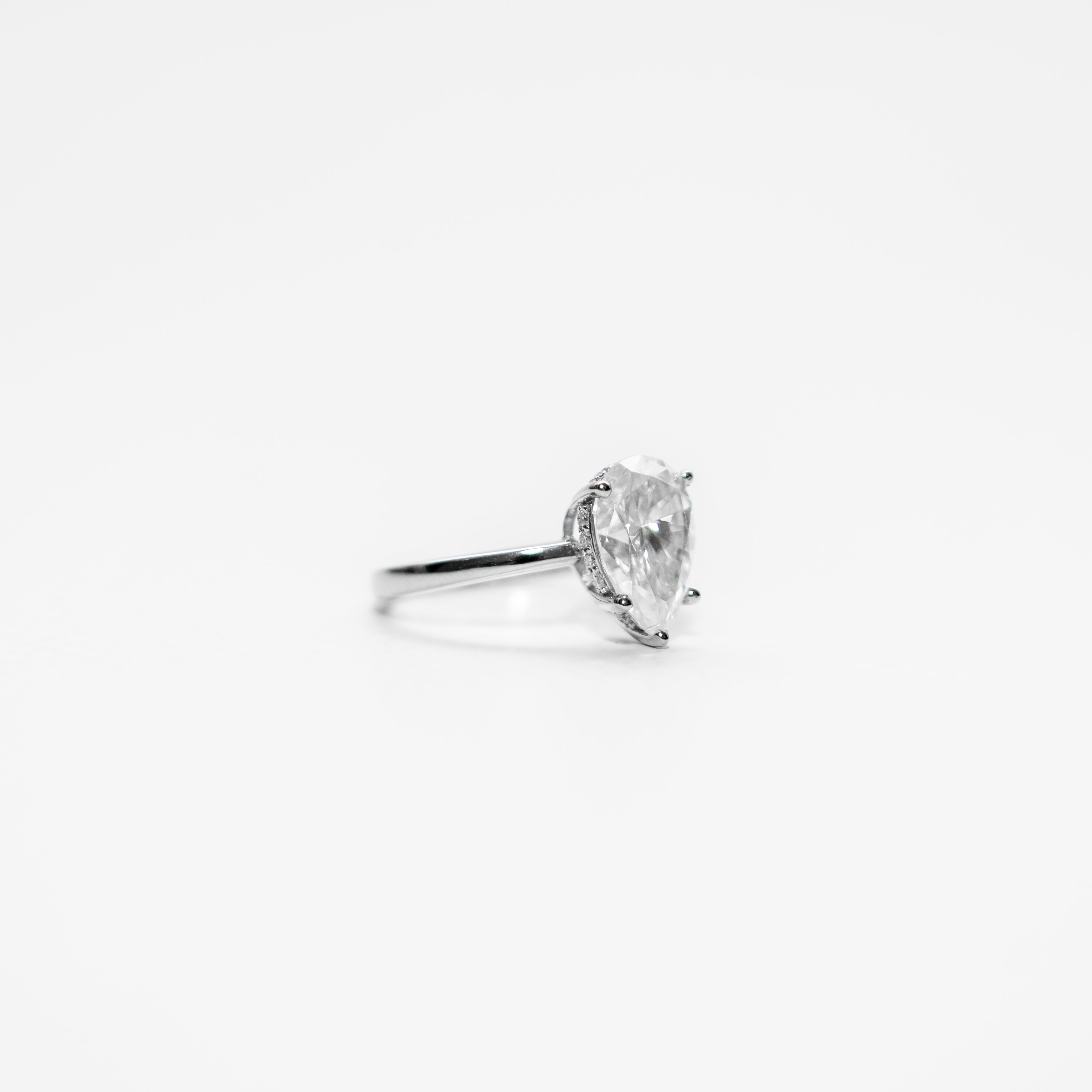 Astaréa Lunéa Oval Ring