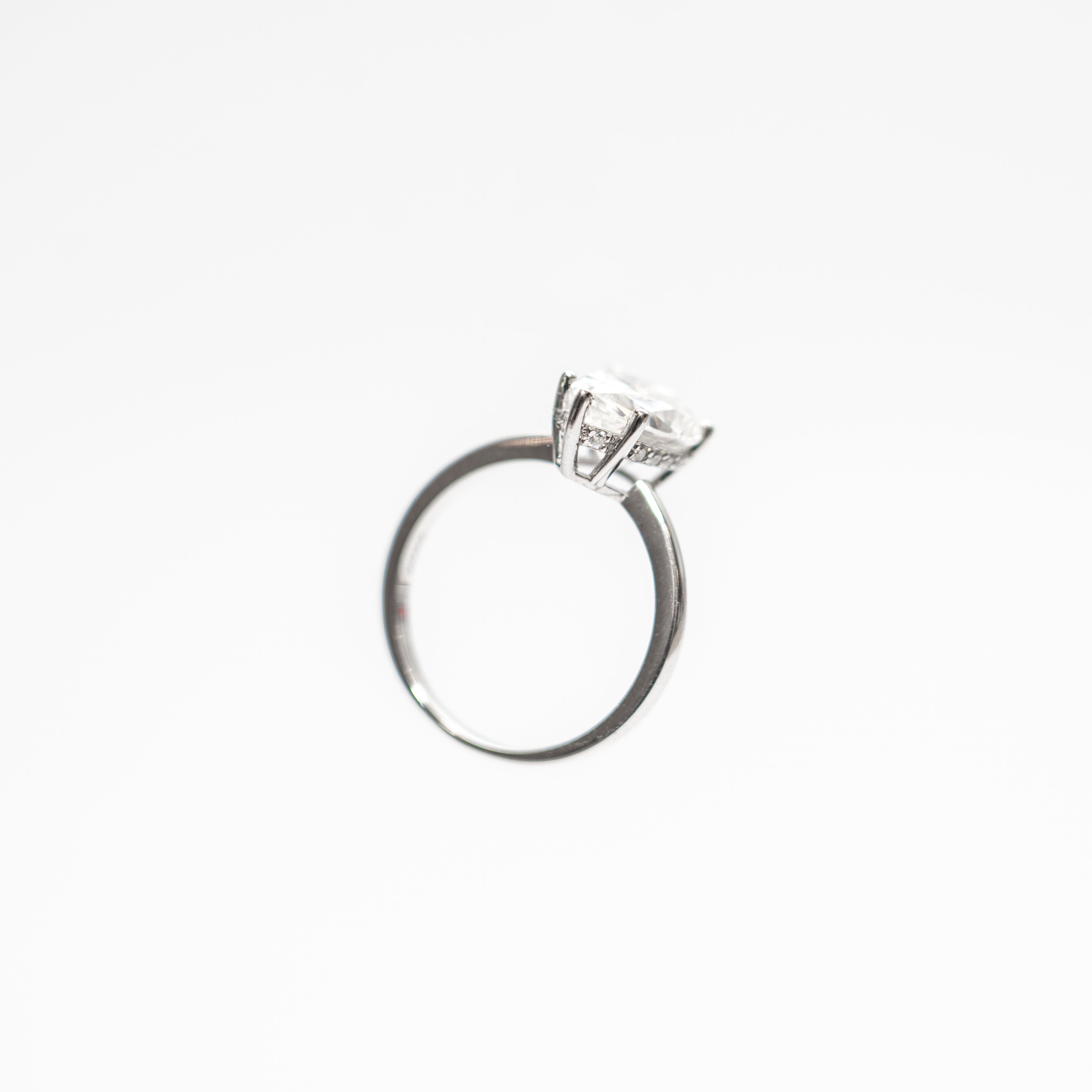 Astaréa Lunéa Oval Ring