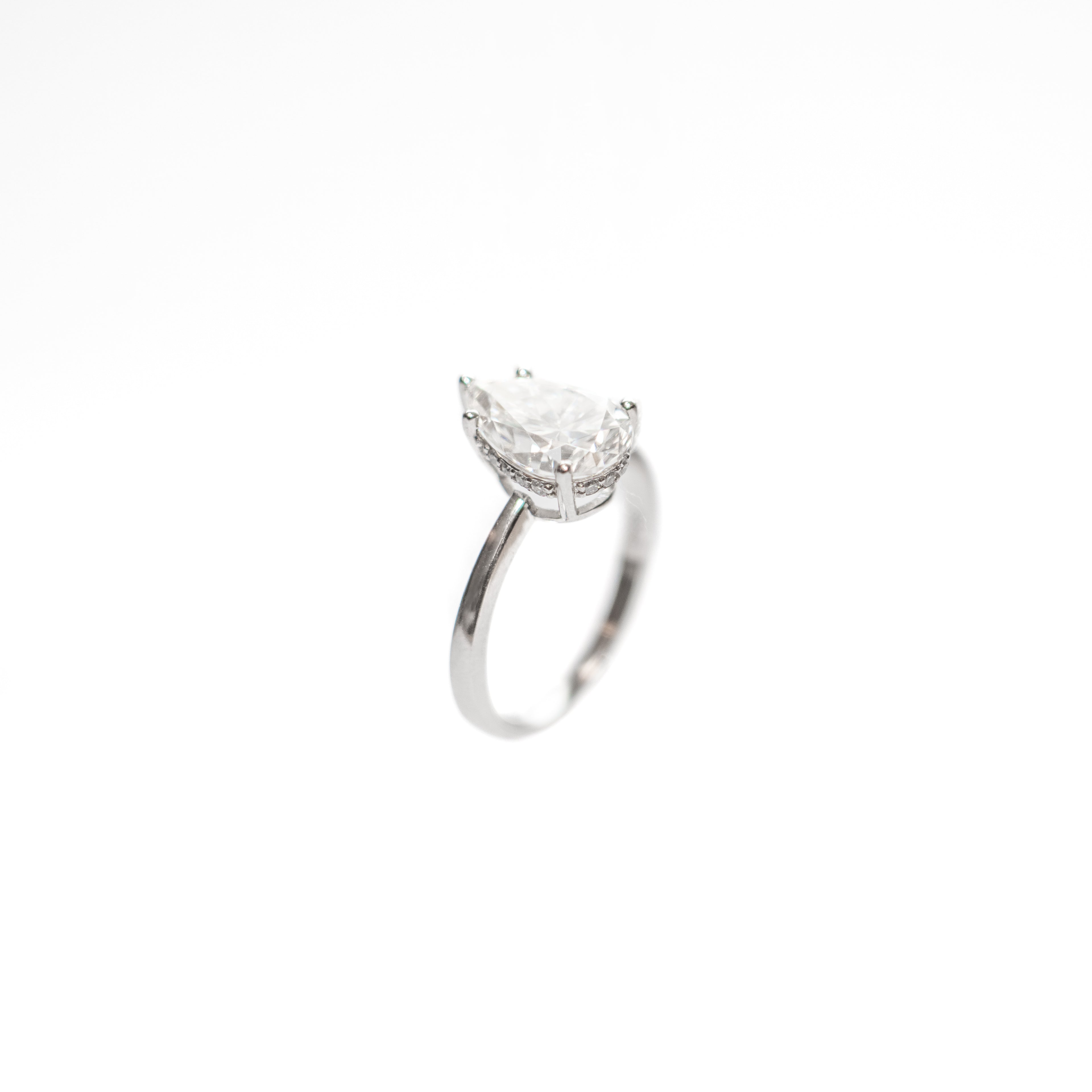 Astaréa Lunéa Oval Ring