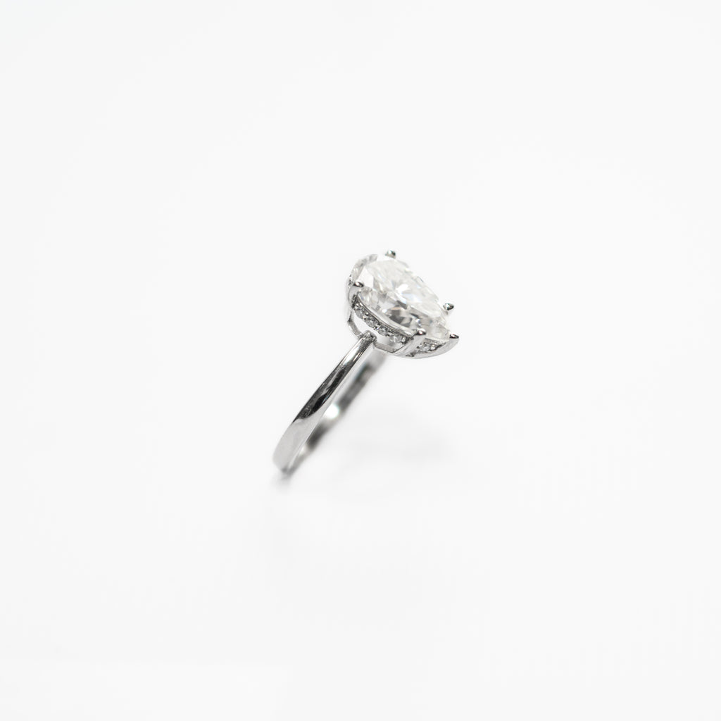 Astaréa Lunéa Oval Ring
