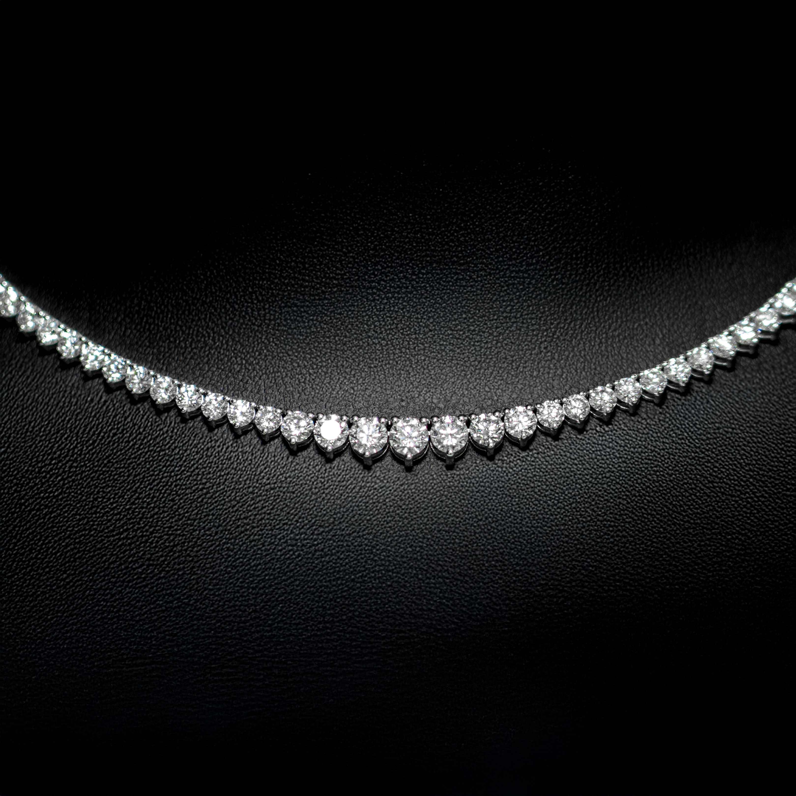 Essentia Graduee Diamond Necklace