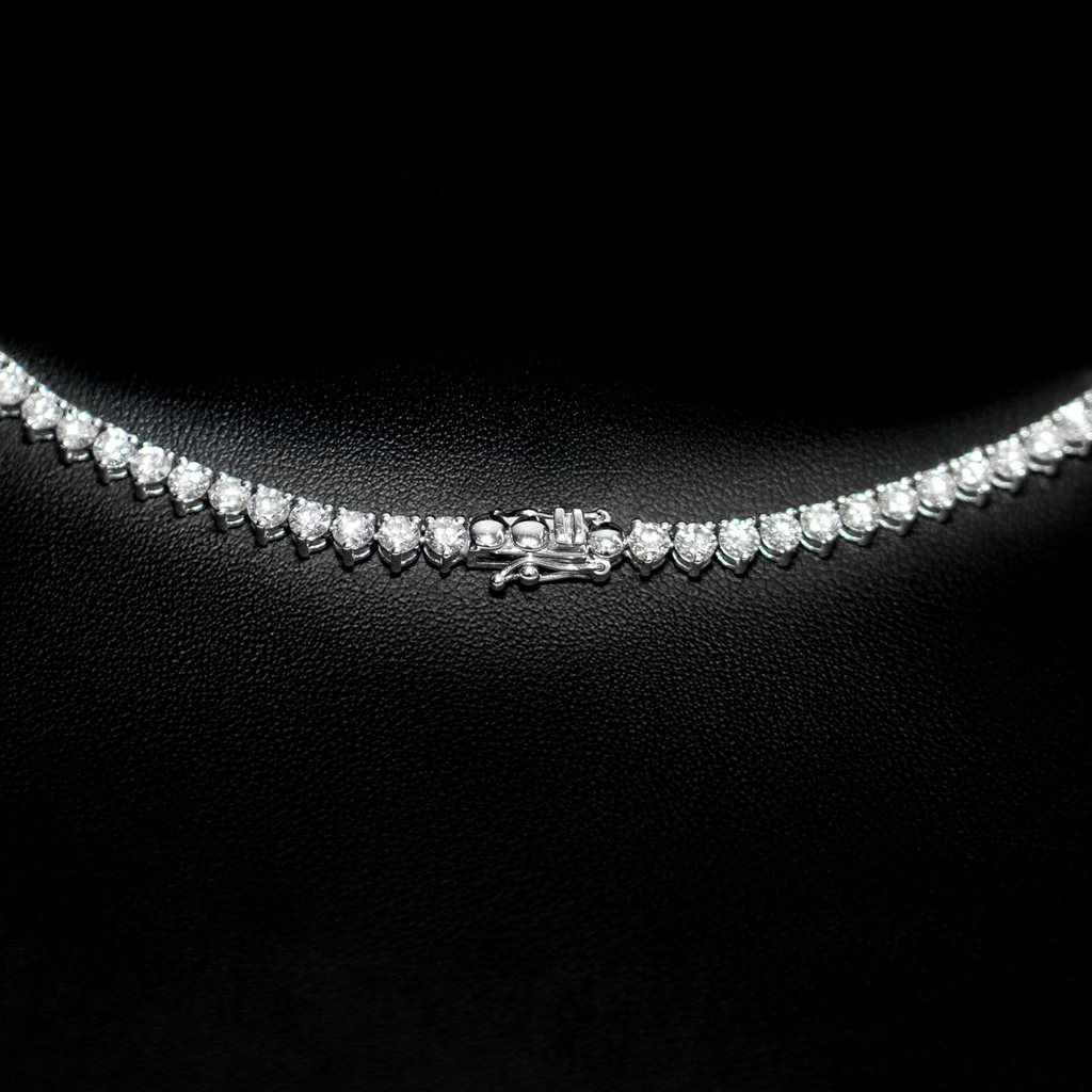 Essentia Graduee Diamond Necklace