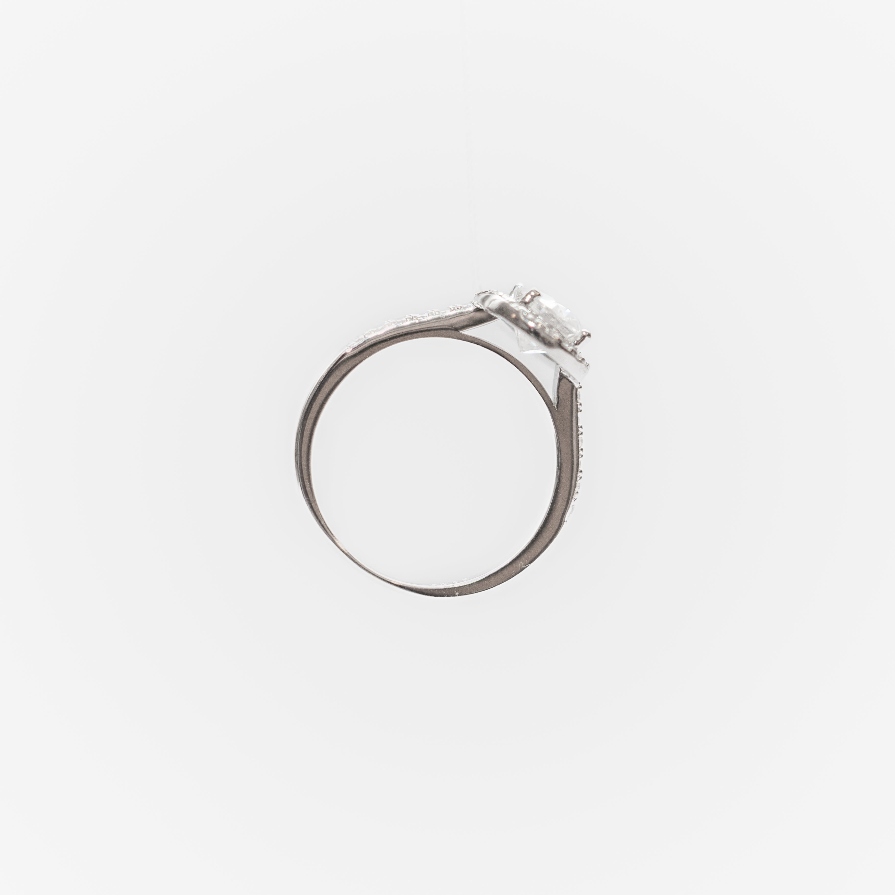 Astaréa Solaris Halo Oval Ring