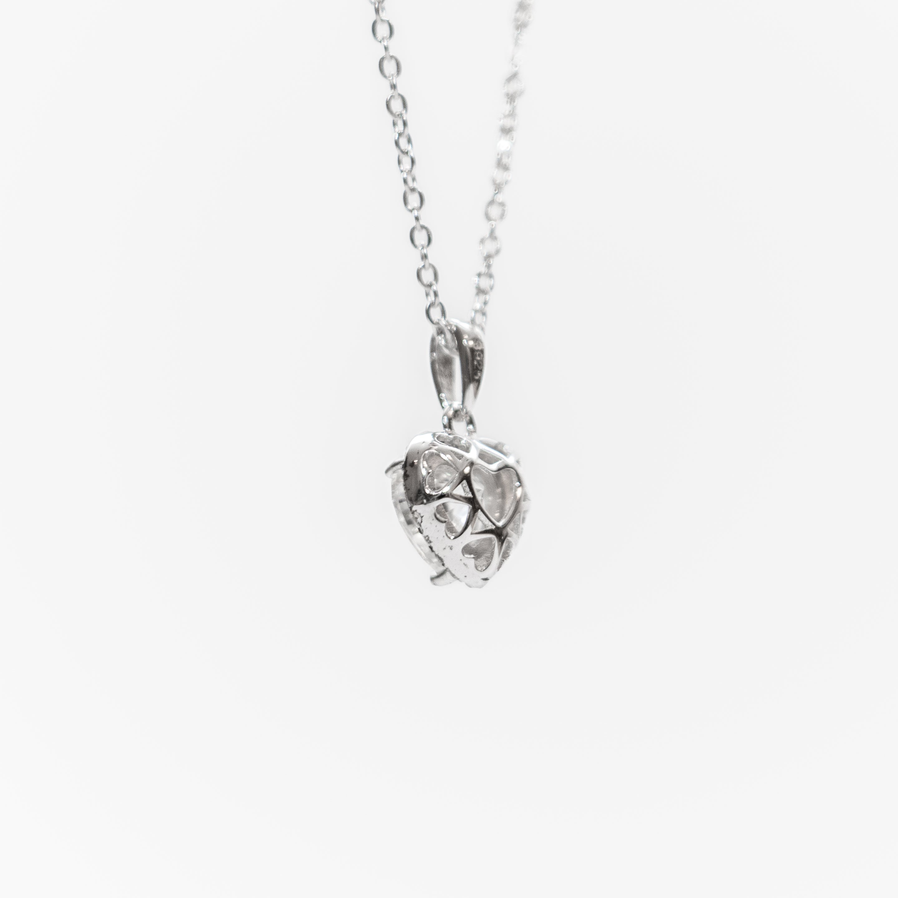 Astaréa Halo Heart Pendant