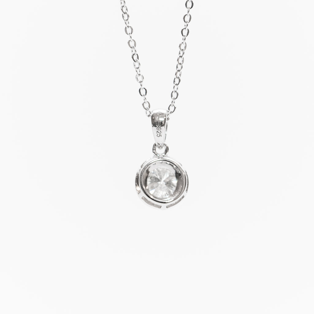 Astaréa Halo Circle Pendant