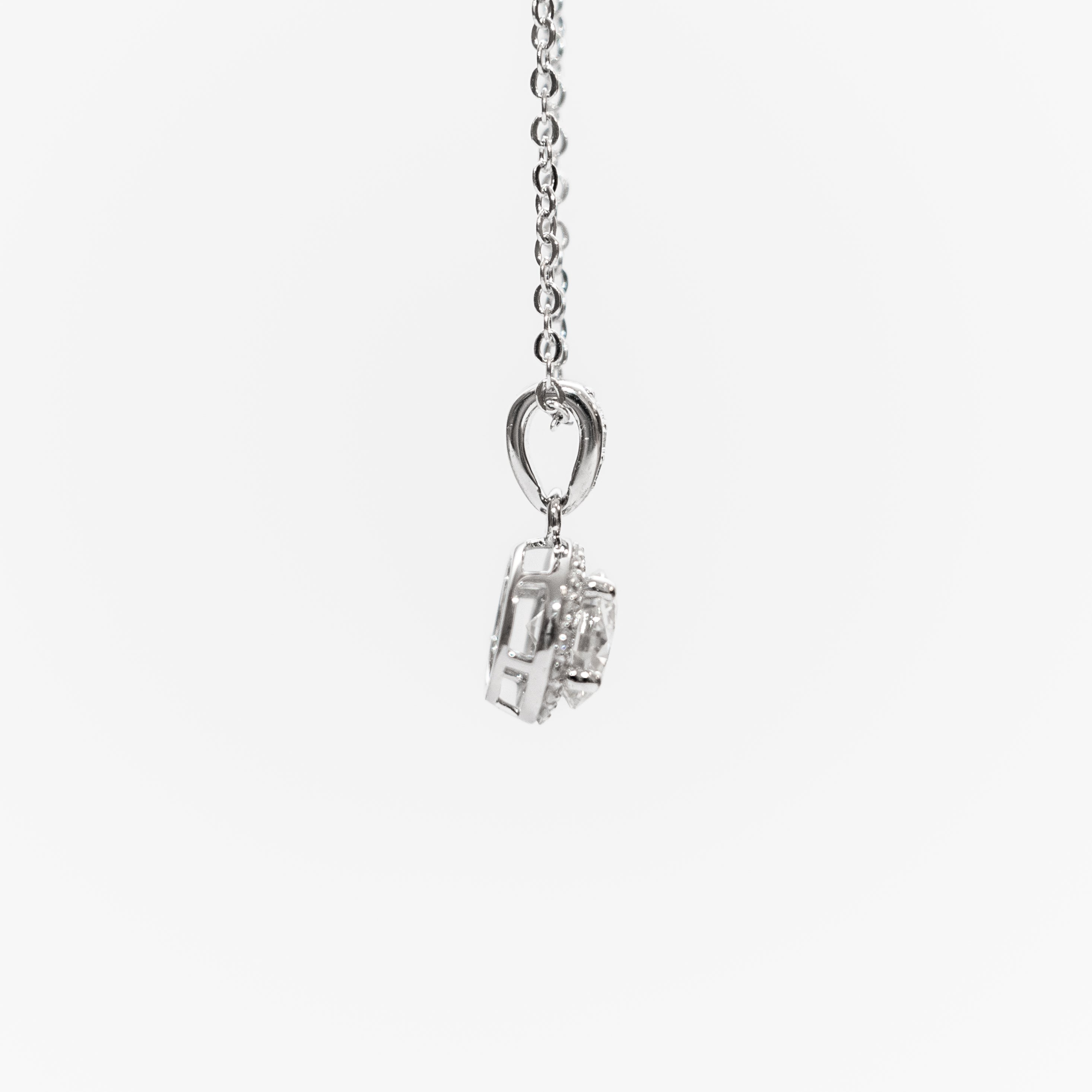 Astaréa Halo Circle Pendant