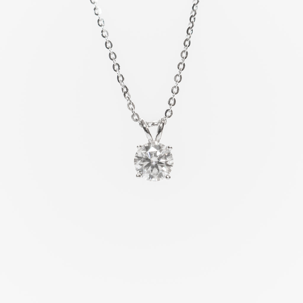 Astaréa Solitaire Round Pendant