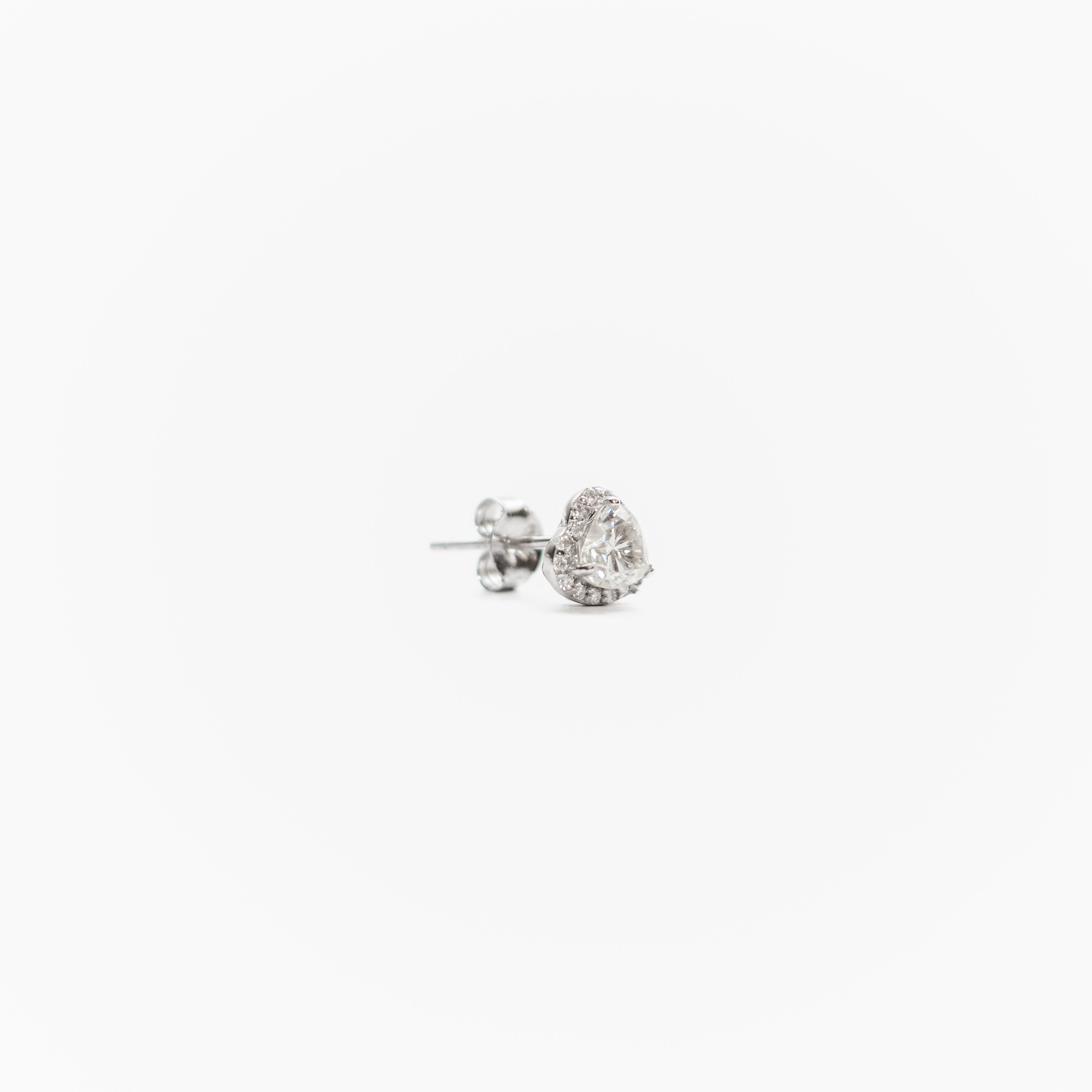 Astaréa Halo Heart Studs