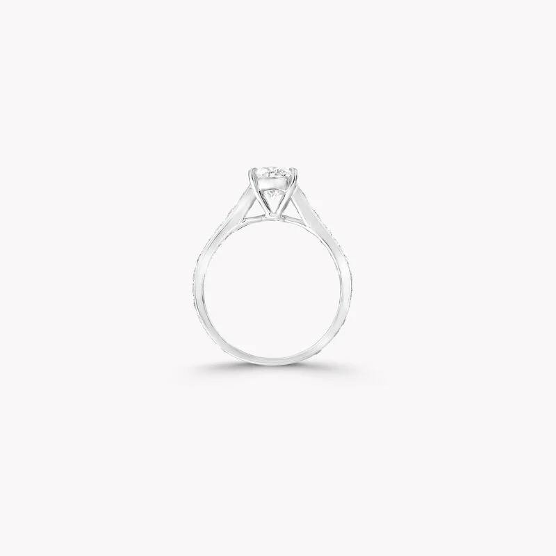 2.60 Carat Oval Cut Lab Diamond Engagement Ring with Pavé Band – IGI Certified 18K Gold Flame Setting